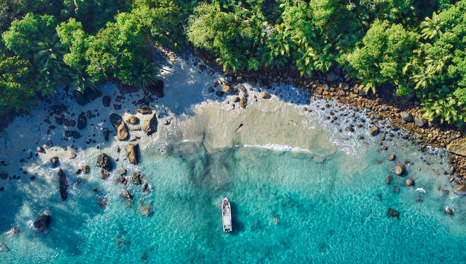Silhouette Island Luftaufnahme Boot Strand Silhouette Island Seychellen Aerial